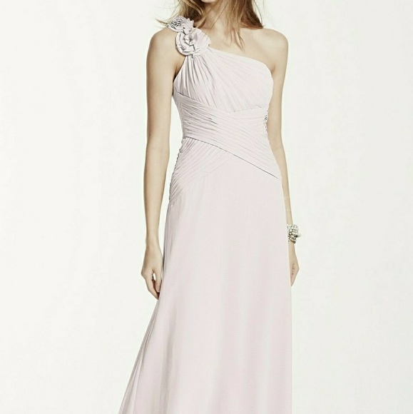Formal dress - Picture 1 of 1
